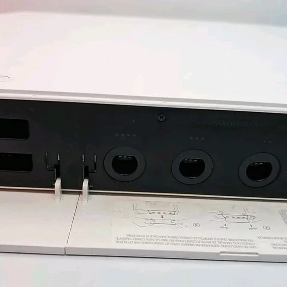 Nintendo Wii RVL-001 Console Gamecube With Cables, Sensor, Controller Etc - Picture 5 of 16